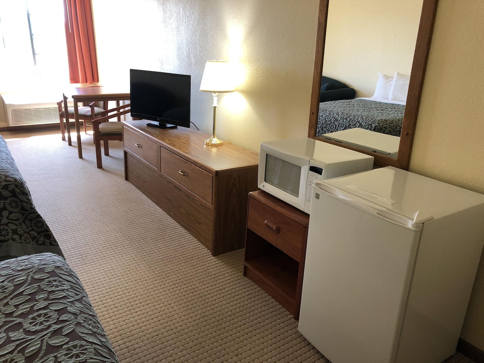 Days Inn By Wyndham Iron Mountain Eksteriør billede