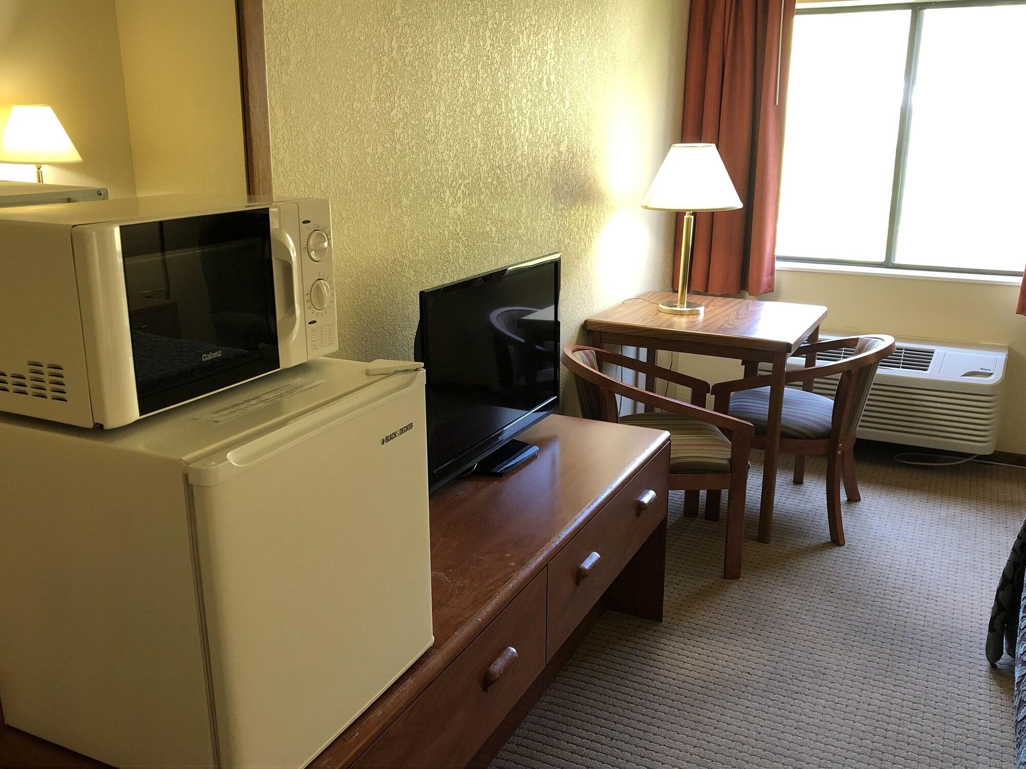 Days Inn By Wyndham Iron Mountain Eksteriør billede