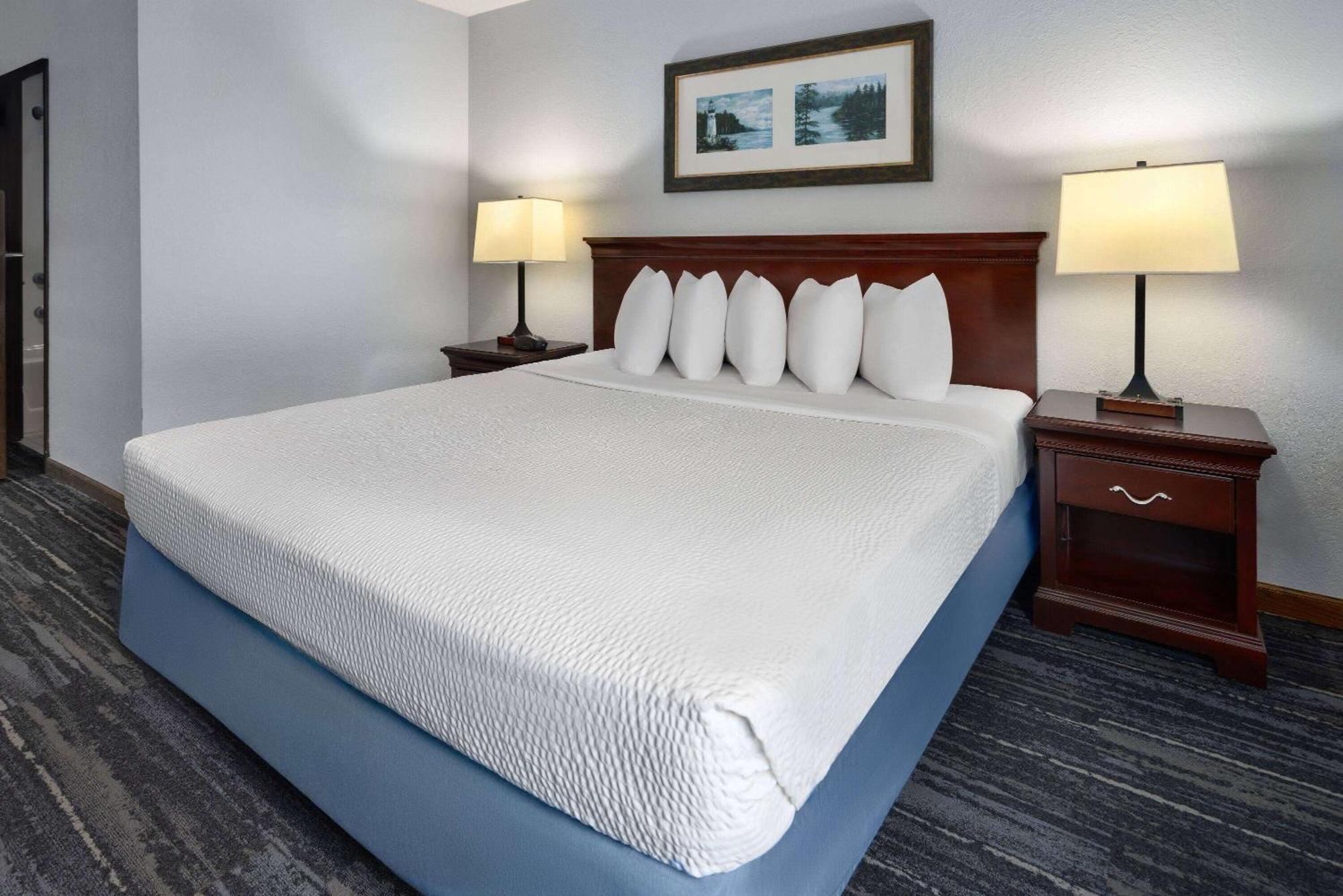 Days Inn By Wyndham Iron Mountain Eksteriør billede