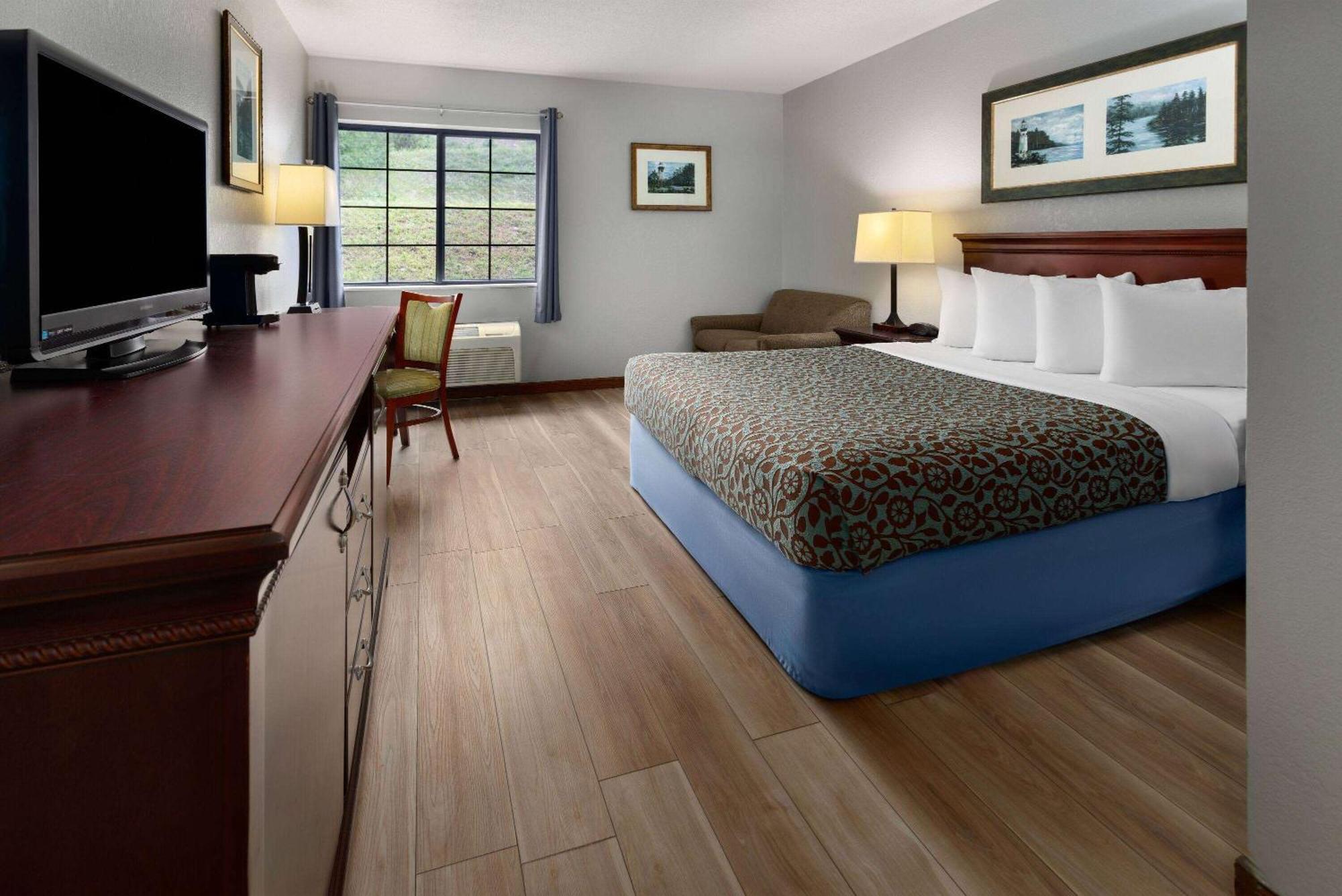 Days Inn By Wyndham Iron Mountain Eksteriør billede