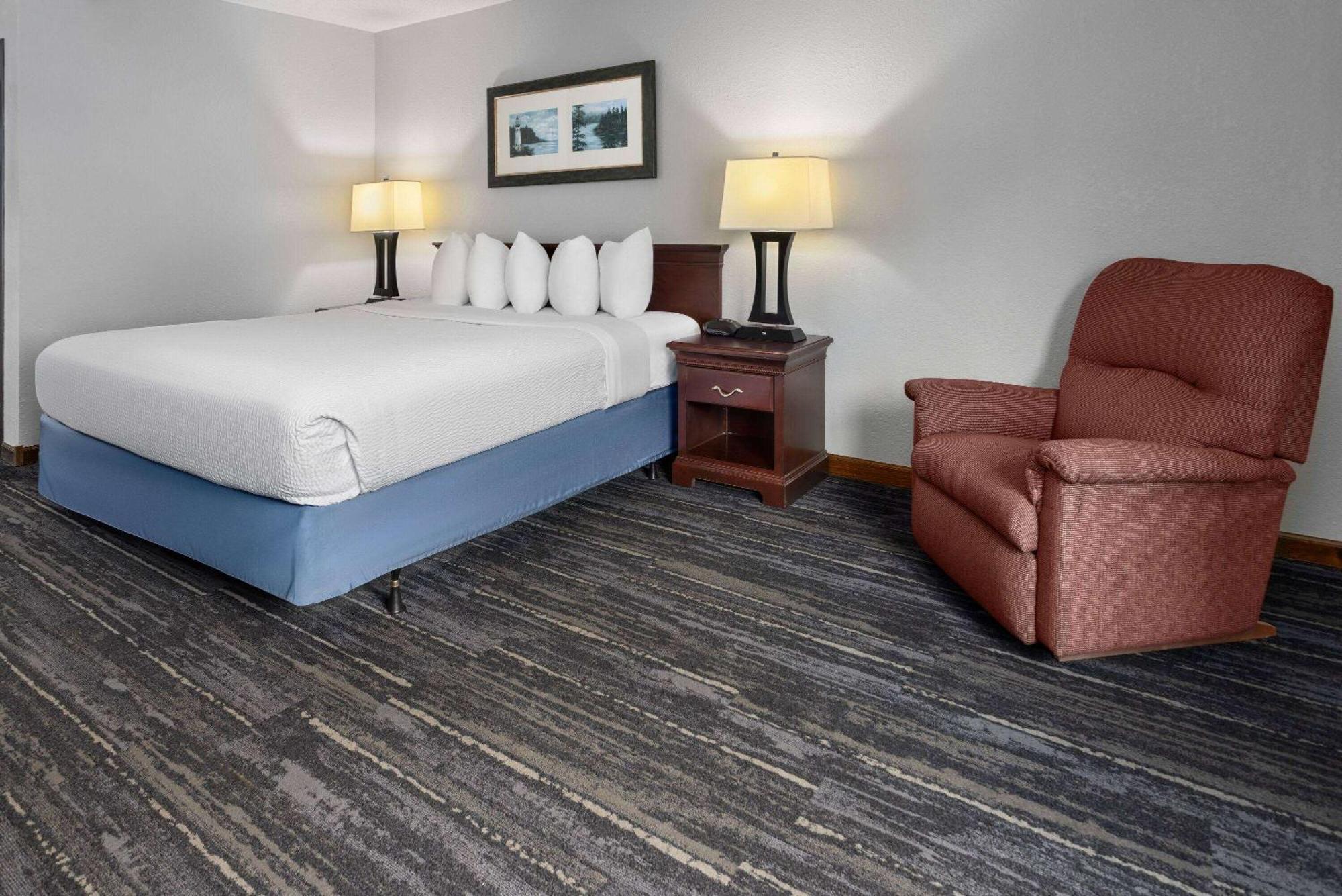 Days Inn By Wyndham Iron Mountain Eksteriør billede